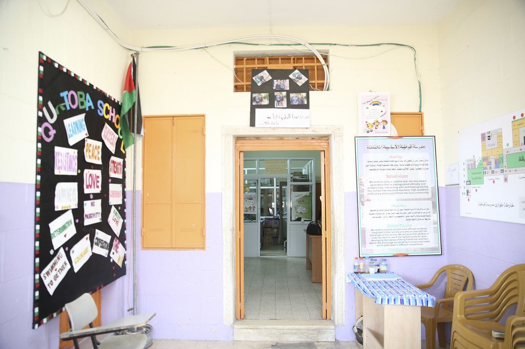   À l'intérieur de l'école Qurtoba située dans la zone militaire israélienne fermée dans la zone H2 à Hébron, en Cisjordanie.