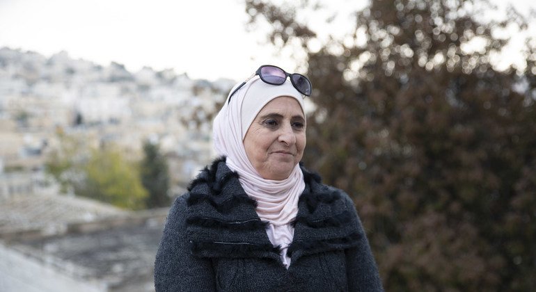 نورا نصار مديرة مدرسة قرطبة في المنطقة الإسرائيلية المغلقة في مدينة الخليل بالضفة الغربية.
