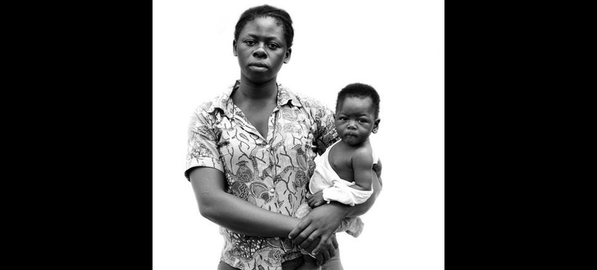 Ani Tcheba, na série de retratos que revela faces de mulheres congolesas exiladas em Angola