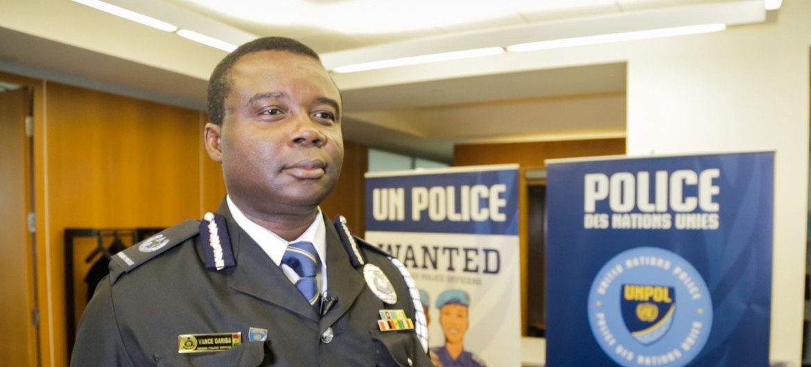 Vence Gariba, Comissário da Polícia do Uniogbis 