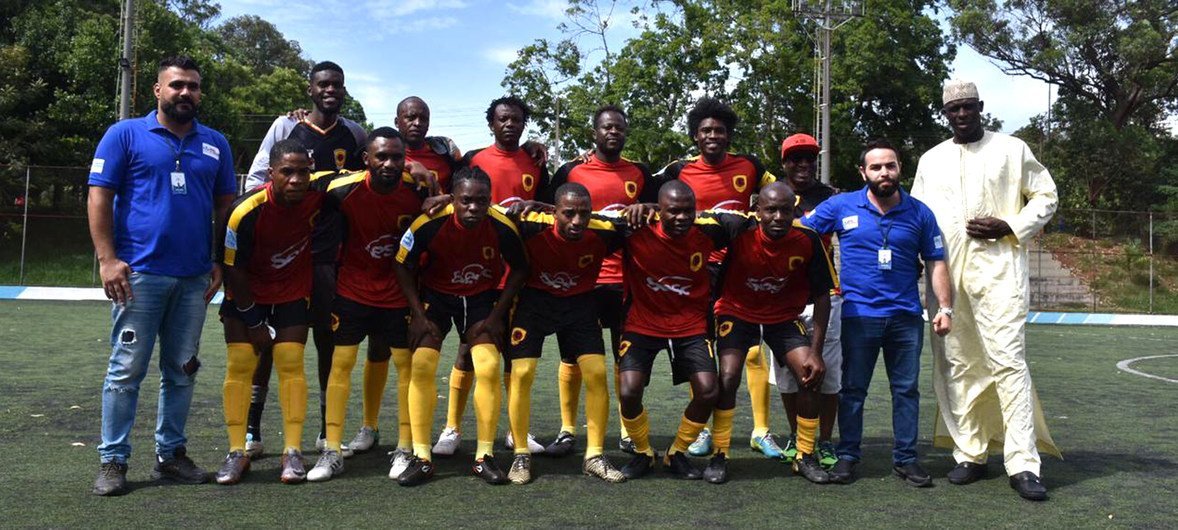 O time de Angola durante a semfinal da Copa do Mundo dos Refugiados de 2018