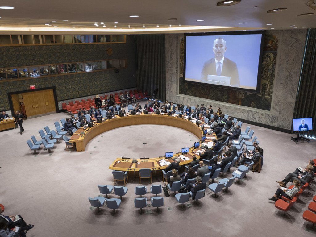 Nickolay Mladenov (on screen), the UN Special Coordinator for the Middle East Peace Process, briefs the Security Council.