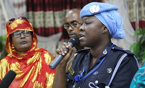 Osei criou uma iniciativa que capacita 49 mulheres policiais de Jubalândia para melhorar a alfabetização e aumentar as chances de terem promoções no futuro