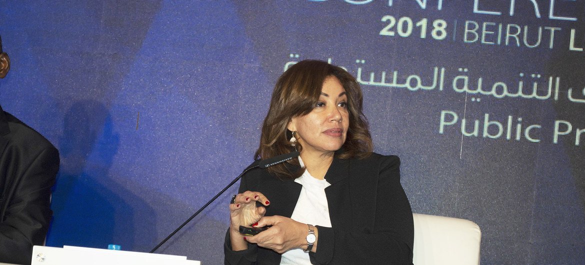 الدكتورة عبلة عبد اللطيف - مستشارة الرئيس المصري للشؤون الاقتصادية: لا يجب أن ينظر إلى المرأة على أنها مختلفة عن الرجل في مجال ريادة الأعمال.