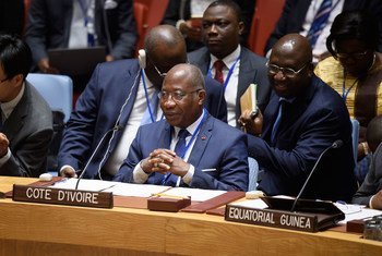 L’Ambassadeur Léon Kacou Adom, Représentant permanent de la Côte d’Ivoire à l'ONU lors d'une réunion du Conseil de sécurité en juillet 2018.