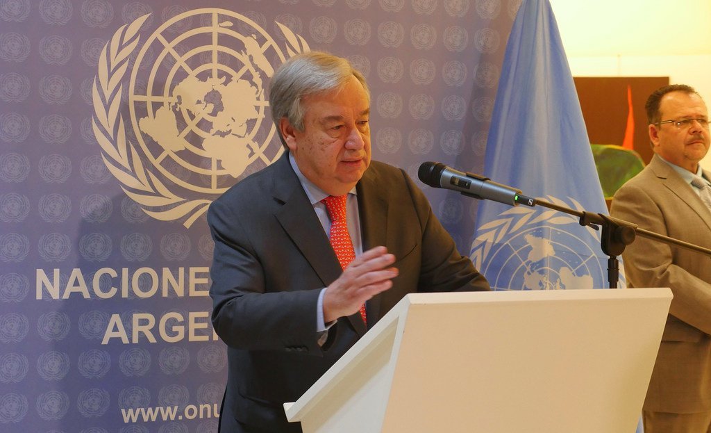 联合国秘书长古特雷斯11月29日在阿根廷首都布宜诺斯艾利斯举行的20国集团峰会期间向媒体发表讲话。
