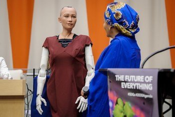 Sophia the Robot speaking to UN Deputy Secretary-General Amina Mohammed at UN Headquarters in 2017.