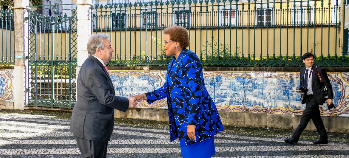 A secretária-executiva da Cplp, Maria do Carmo Silveira, e o secretário-geral da ONU, António Guterres