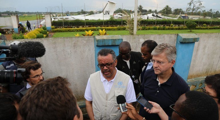 El director general de la OMS, Tedros Ghebreyesus, y el jefe de las Operaciones de Paz de la ONU, Jean-Pierre Lacroix, durante una visita a Beni, en la República Democrática del Congo