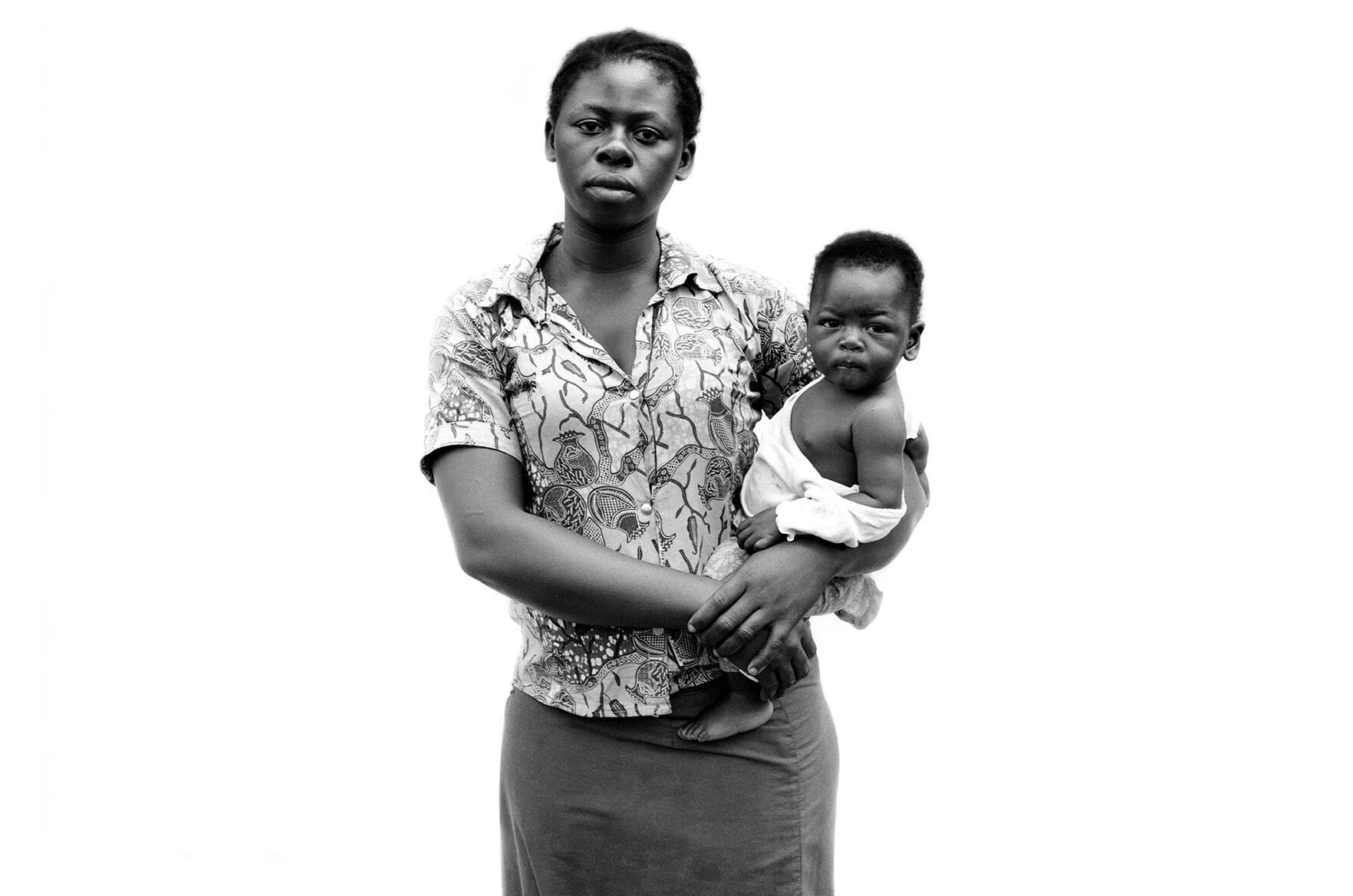 Ani Tcheba, Angola. Les portraits de Giles Duley révèlent la force et la douleur des femmes congolaises en exil.