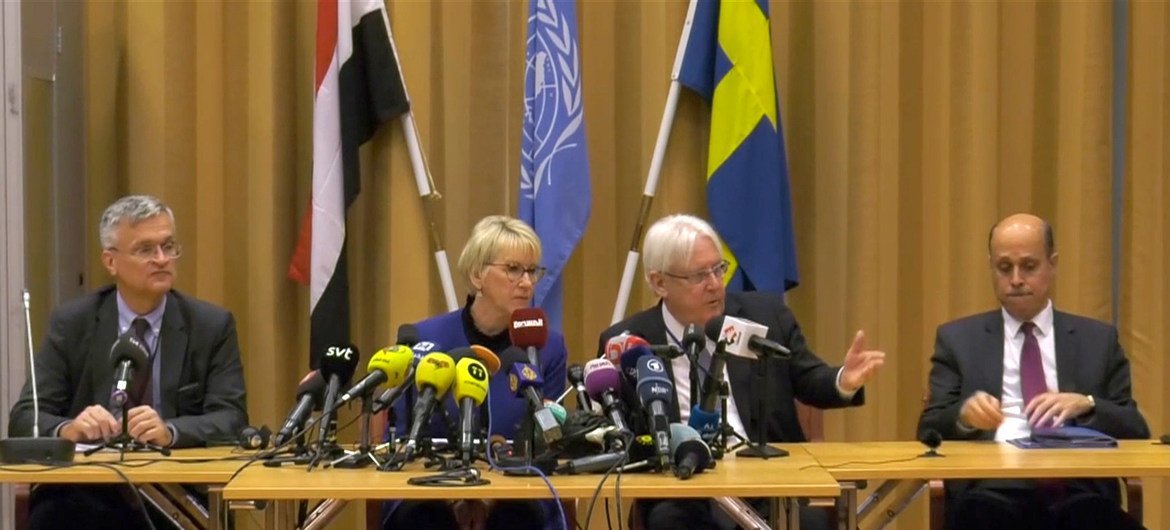 联合国也门事务特使格里菲思在于瑞典举行的也门和谈启动当天举行记者会。 