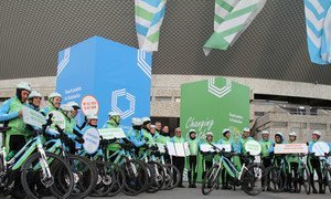 From day one, the idea of saving the planet was fostered by the arrival of a group that cycled more than 600 kilometers from Vienna to Katowice, to show the value of “clean mobility” and demonstrate a commitment to reducing greenhouse gas emissions.