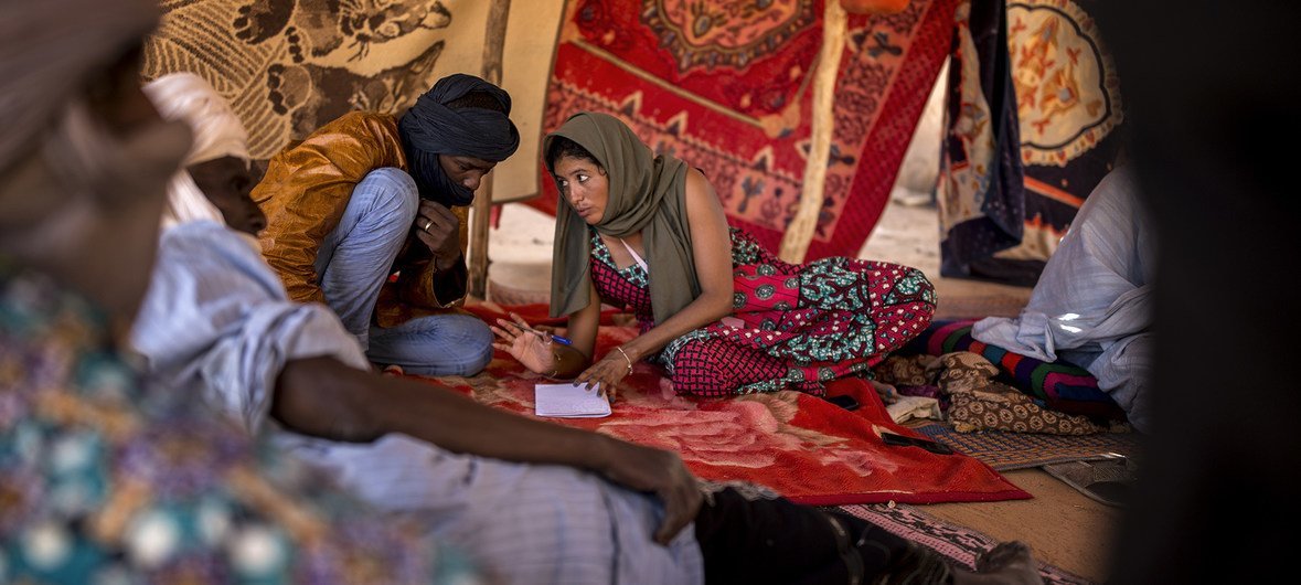 A Human Rights Officer interviews a displaced witness in Menaka, in northern Mali. In May 2018, a delegation led by Human Rights Officers travelled to Menaka to investigate the recent armed attacks in the settlements of Aklaz and Awakassa.