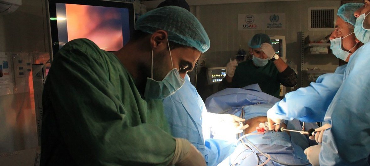 أول جراحة مناظير في مستشفى الجمهوري في غرب الموصل، محافظة نينوى، ديسمبر 2018.