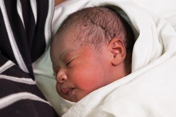 Bebê que nasceu à meia-noite de 1 de janeiro de 2019, em Suva, Fiji.