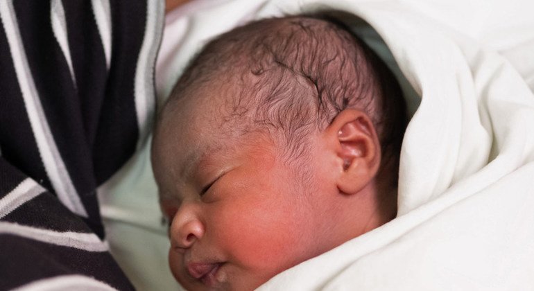 Bebê que nasceu à meia-noite de 1 de janeiro de 2019, em Suva, Fiji.
