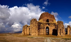 ईरान के फ़ार्स क्षेत्र में ससानिद पुरातत्व स्थल जिसे यूनेस्को विश्व विरासत स्थल का दर्जा प्राप्त है. 