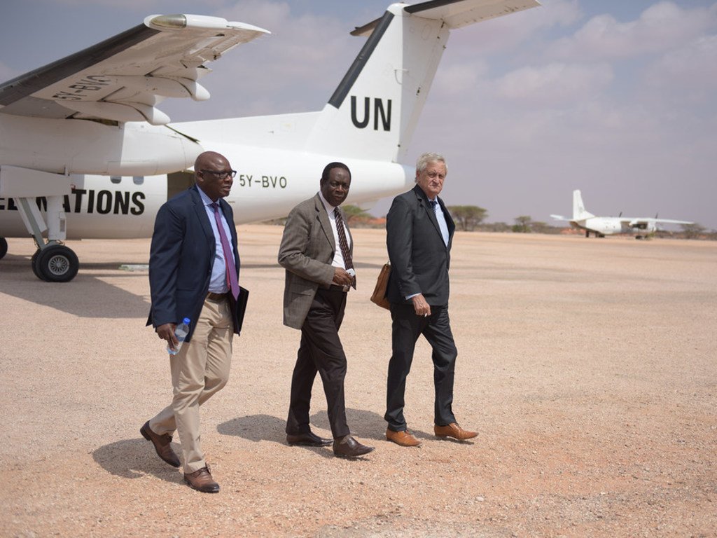 2018年11月，联合国秘书长索马里问题特别代表尼古拉斯·海索姆和两名联合国高级助手抵达索马里机场。