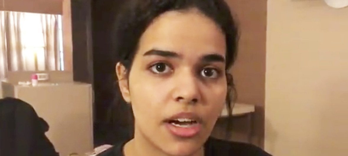 滞留曼谷的18岁沙特女孩拉哈夫·穆罕默德·库农（Rahaf Mohammed Al-qunun）一直通过社交媒体“推特”与外界沟通。