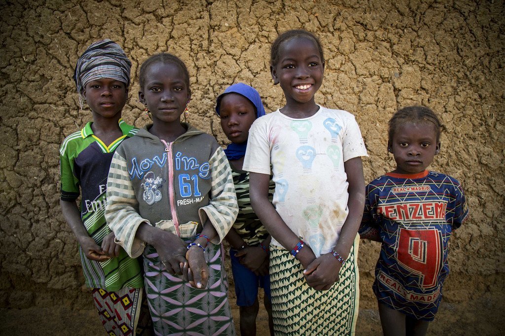 Des enfants dans une région reculée du Mali.