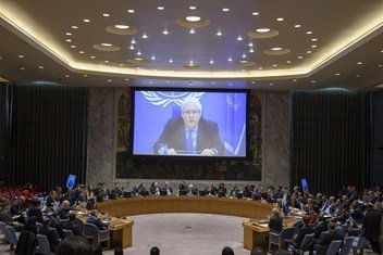 Martin Griffiths (on screen), Special Envoy of the Secretary-General for Yemen, briefs the Security Council on the situation in Yemen.  9 January 2019.