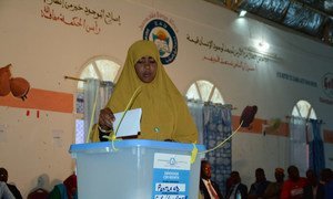 A woman casts her vote for elections in Puntland, on 13 November 2016.
