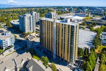 全球最高的木质建筑，加拿大不列颠哥伦比亚大学学生宿舍布洛克公寓外观。