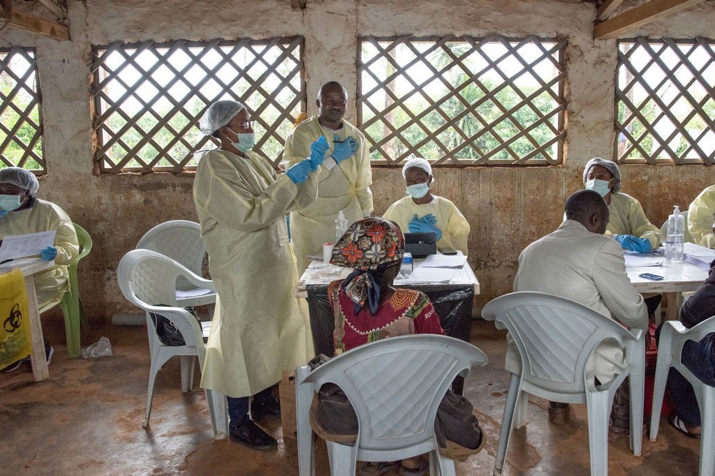 世界卫生组织埃博拉疫苗接种小组于2019年1月在刚果民主共和国的布滕博开展工作。