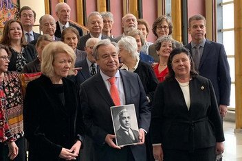 La cérémonie du souvenir de l'Holocauste au siège de l'ONU à New York en janvier 2019. A gauche, Alison Smale, Secrétaire générale adjointe des Nations Unies à la communication globale, à côté du Secrétaire général de l'ONU, António Guterres.