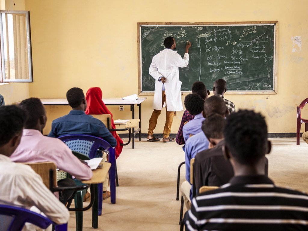 De futurs enseignants, d'une communauté de réfugiés somaliens et d'une communauté éthiopienne d'accueil, suivent des cours à Dollo Ado. 26 juin 2018.