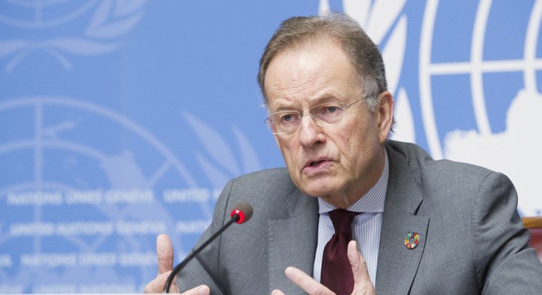 Michael Møller, Director-General of the United Nations Office at Geneva, briefs the press at the Palais des Nations.  (file)