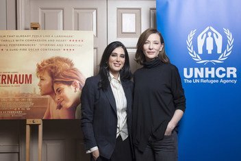 Cate Blanchett (à direita), embaixadora da Boa Vontade da Agência das Nações Unidas para Refugiados, com a diretora Nadine Labaki (à esquerda), na exibição do filme Cafarnaum , em Londres, Reino Unido.