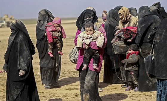 Десятки тысяч женщин и детей живут на территории лагеря Аль-Хол в ужасающих условиях. 
