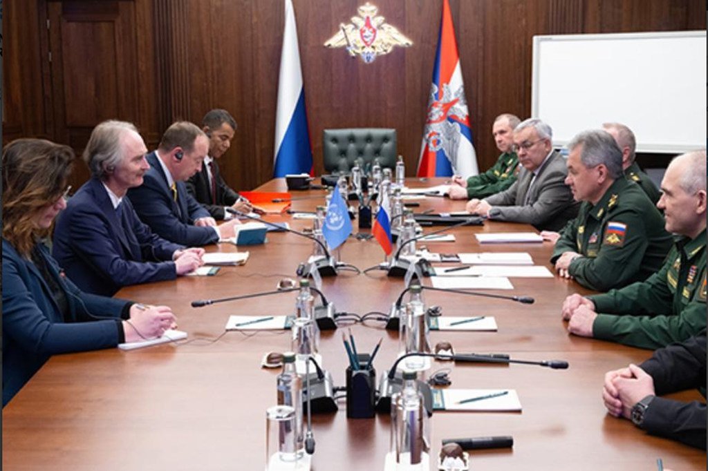 غير بيدرسون المبعوث الأممي إلى سوريا خلال اجتماعات رفيعة المستوى مع كبار المسؤولين في الاتحاد الروسي في العاصمة موسكو.