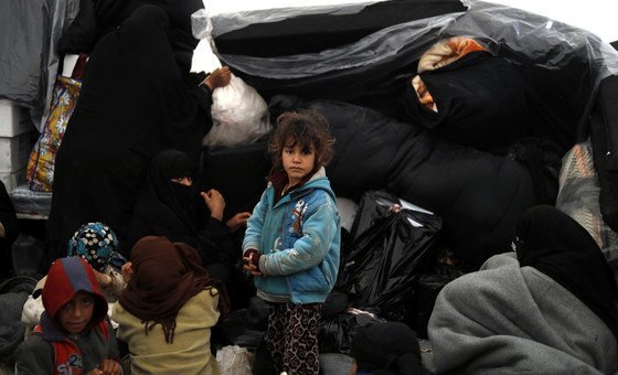 Criança no acampamento de Al Hol, na Síria, que recebeu milhares de pessoas em poucos dias