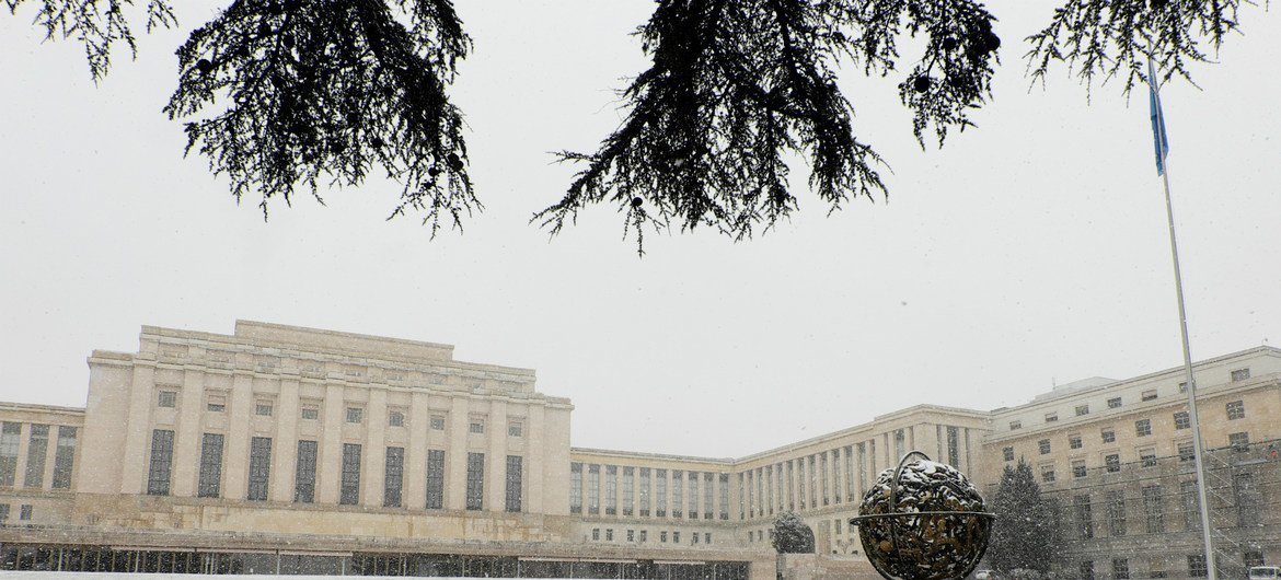 Vista panorámica del Palacio de las Naciones, sede de la Oficina de las Naciones Unidas en Ginebra (ONUG), antes de una tormenta de nieve. 01 de febrero de 2019.