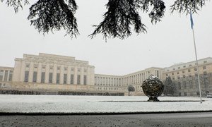 Vue du Palais des Nations, siège de l'Office des Nations Unies à Genève (ONUG), avant l'approche d'une tempête de neige. 1er février 2019.