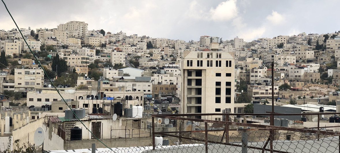 Casas palestinas y asentamientos israelíes en el área conocida como H2 en Hebrón, en Cisjordania.