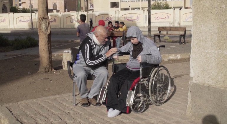 Os refugiados sírios Wafika e Taha viveram a maior parte de suas vidas dentro de casa, sem falar com outras pessoas