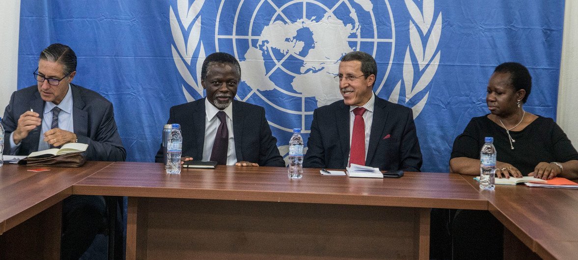 2019年2月13日至15日，一个联合国高级代表团访问了中非共和国。从左至右:联合国建设和平事务助理秘书长奥斯卡·费尔南德斯-塔兰科、中非稳定团团长帕尔费·奥南加-安扬加、摩洛哥驻联合国大使奥马尔。