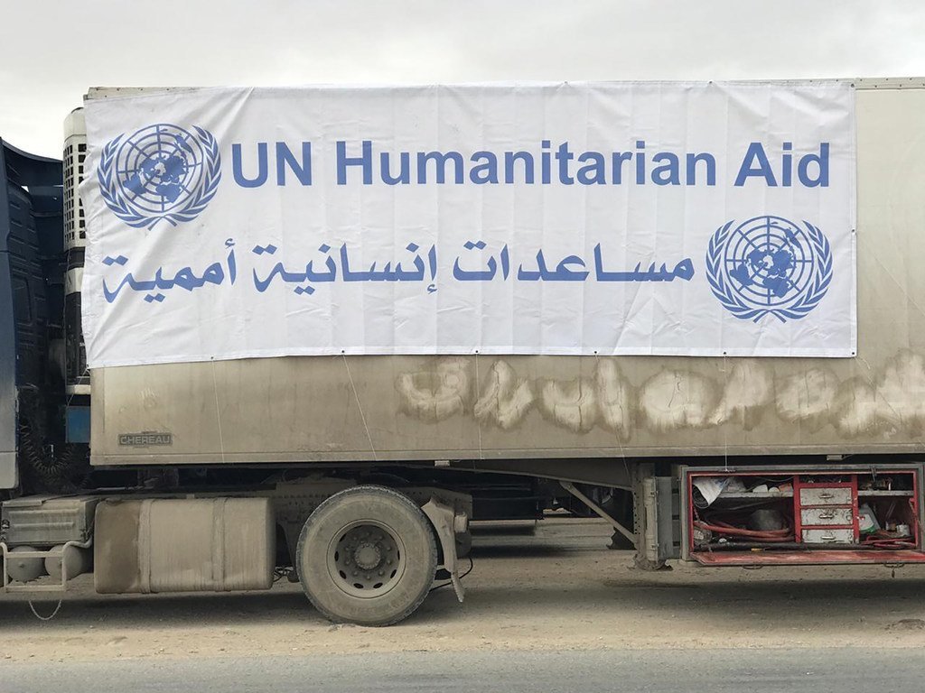 联合国和叙利亚红新月会向鲁克班难民安置点的4万人提供人道主义援助。