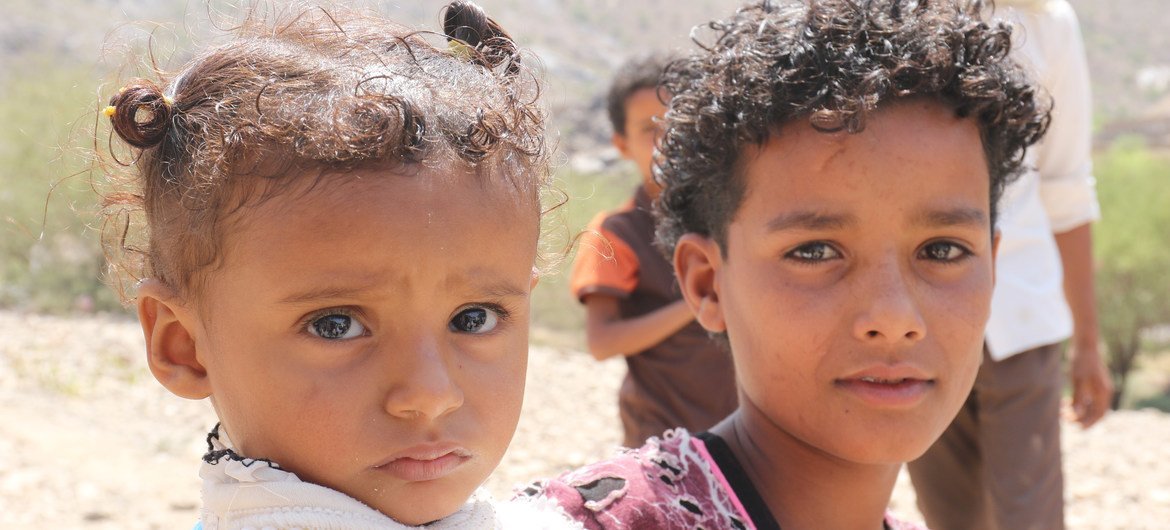 Yémen: Abdulla a emmené sa petite sœur au centre médical où elle a reçu les médicaments nécessaires