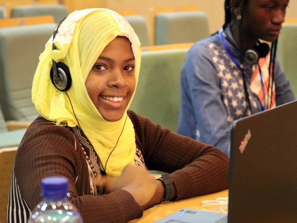 15岁的凯拉斯（Khayrath Mohamed Kombo）2018年8月在埃塞俄比亚亚的斯亚贝巴参加了编程营，她是首次编程营的80多名参与者之一。