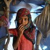 Una niña en el campamento de Al Rebat donde viven unas 60 familias desplazadas que huyeron de los combates en Taiz y Hodeida, en Yemen.