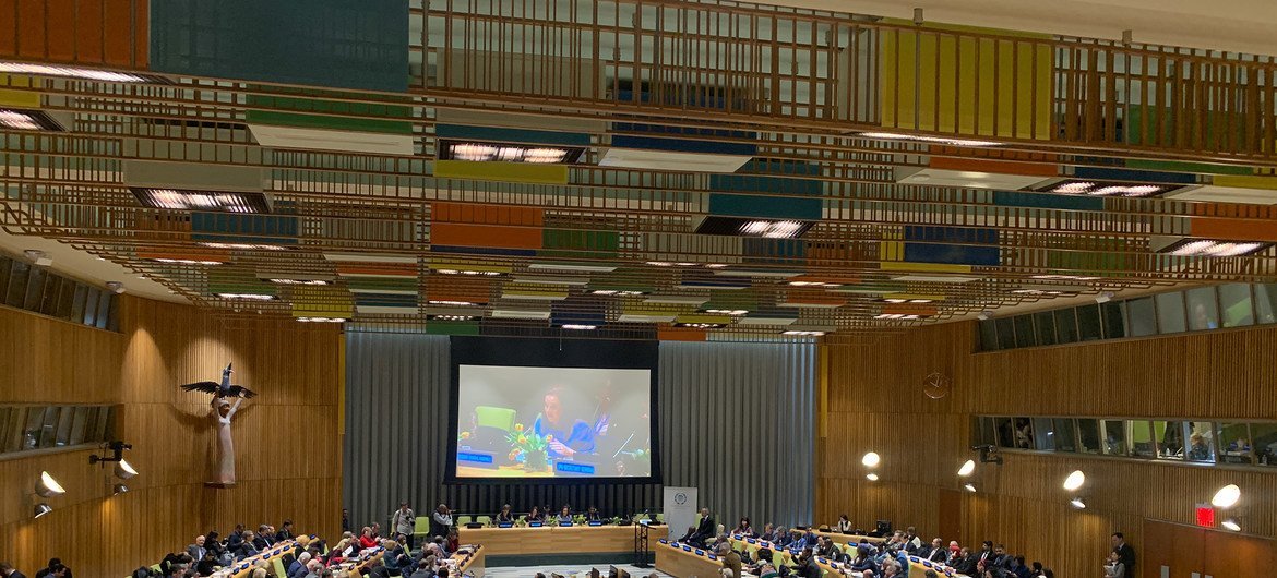 На встрече Международного межпарламентского союза глава ООН призвал избирать в парламенты больше женщин и молодежи