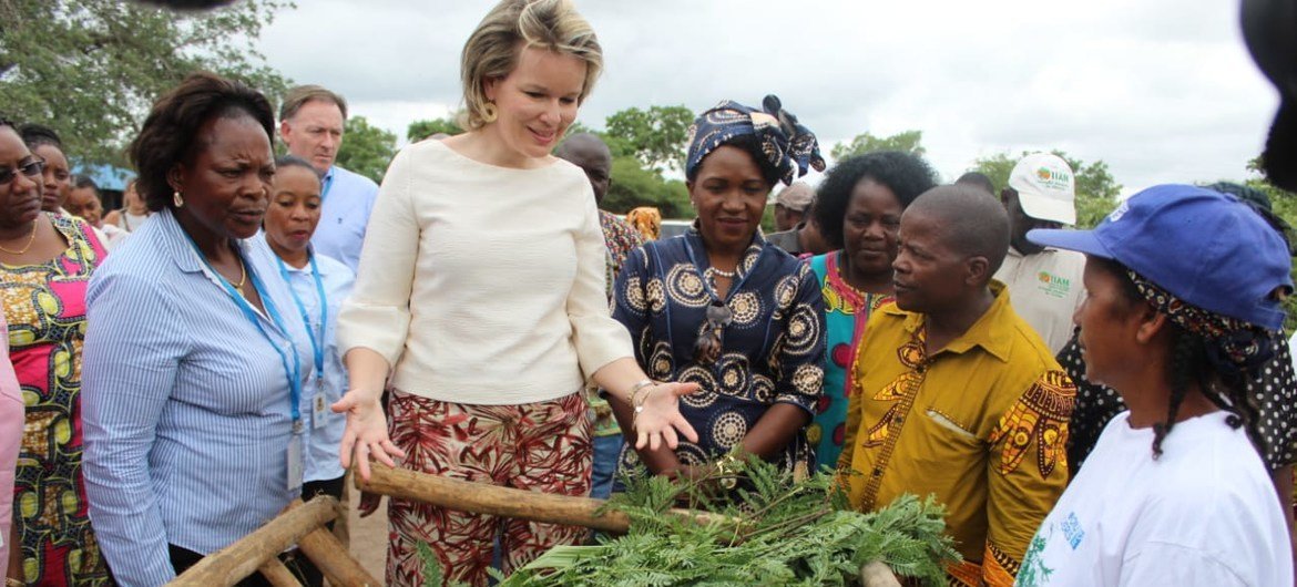 Rainha Mathilde da Bélgica visita Moçambique  