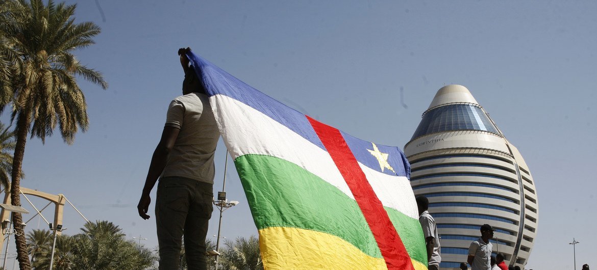 في الخرطوم، السودان، وقع رئيس جمهورية أفريقيا الوسطى، و14 جماعة مسلحة اتفاقية السلام والمصالحة في وسط أفريقيا، في 5 فبراير 2019.