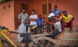 Na Guiné-Bissau, mais de dois terços da população vive com menos de US$ 2 por dia e mais de um terço enfrenta a situação de pobreza extrema.