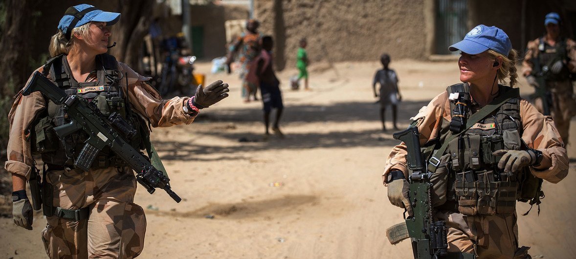 Женщины в рядах миротворцев ООН несут боевое держурство, осуществляют патрулирование территорий. Сотрудницы шведского миротворческого контингента в Мали, 2018 г.