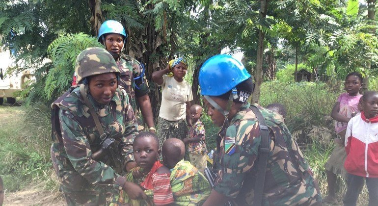 File:Female combat troops of South African Contingent in MONUSCO on robust  foot and moblile patrols 37.jpg - Wikimedia Commons